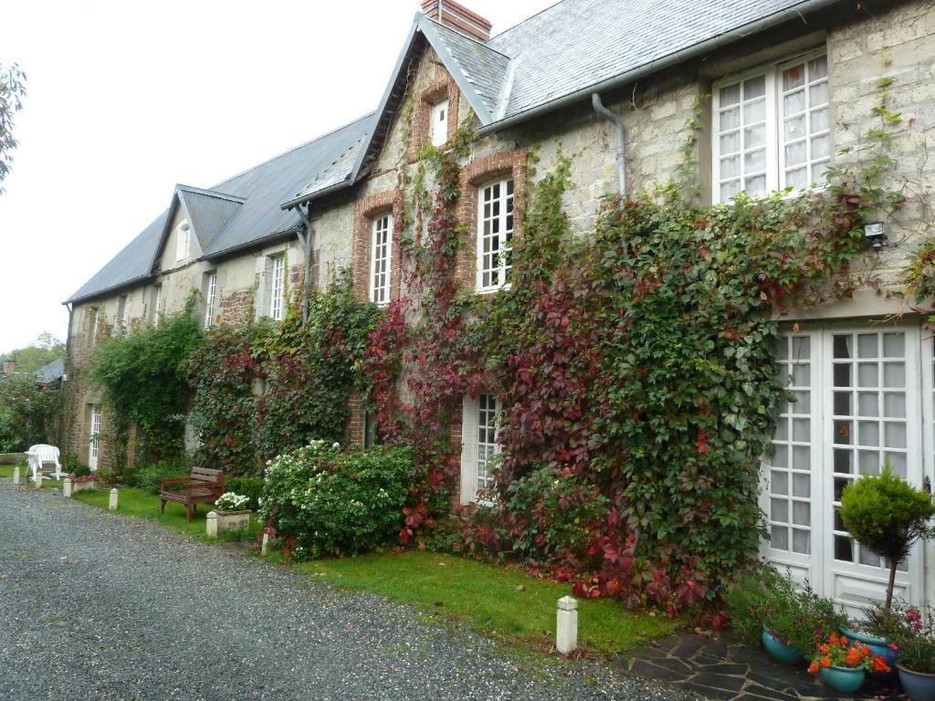 La Verte Campagne - Hotel Restaurant Trelly Exterior foto