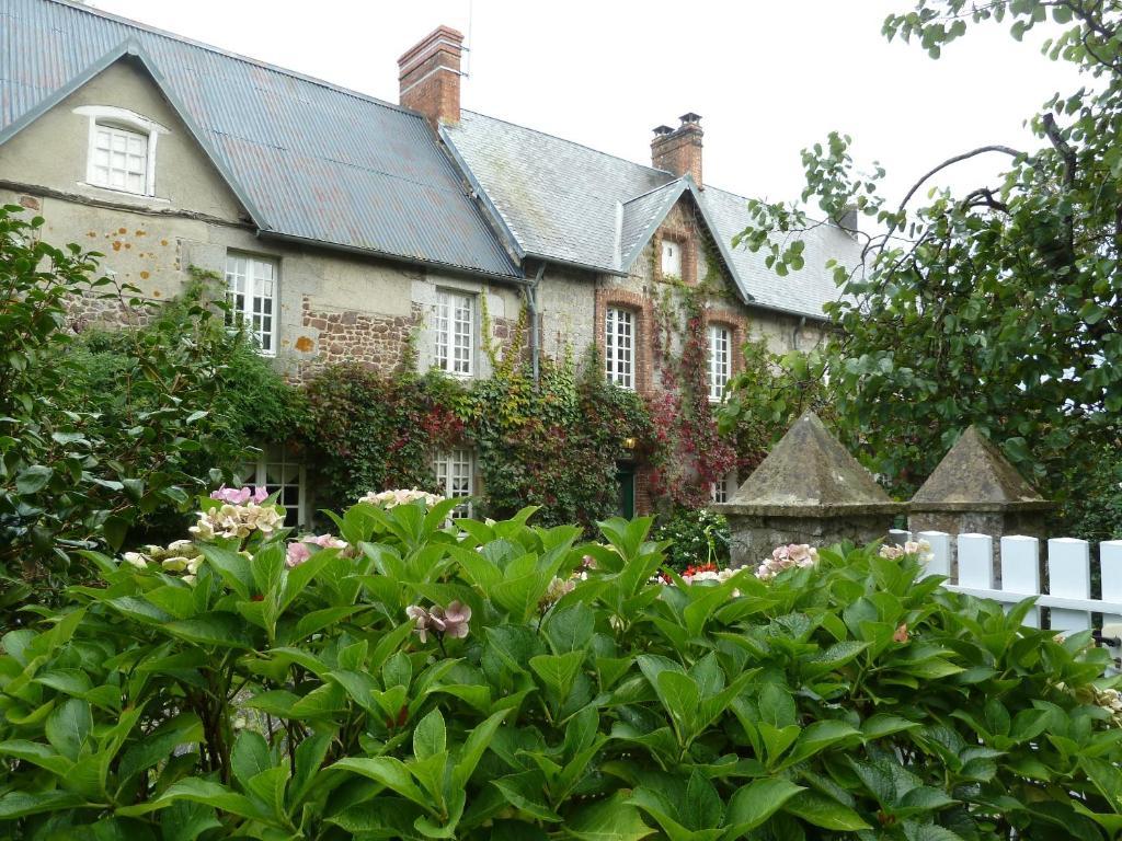 La Verte Campagne - Hotel Restaurant Trelly Exterior foto